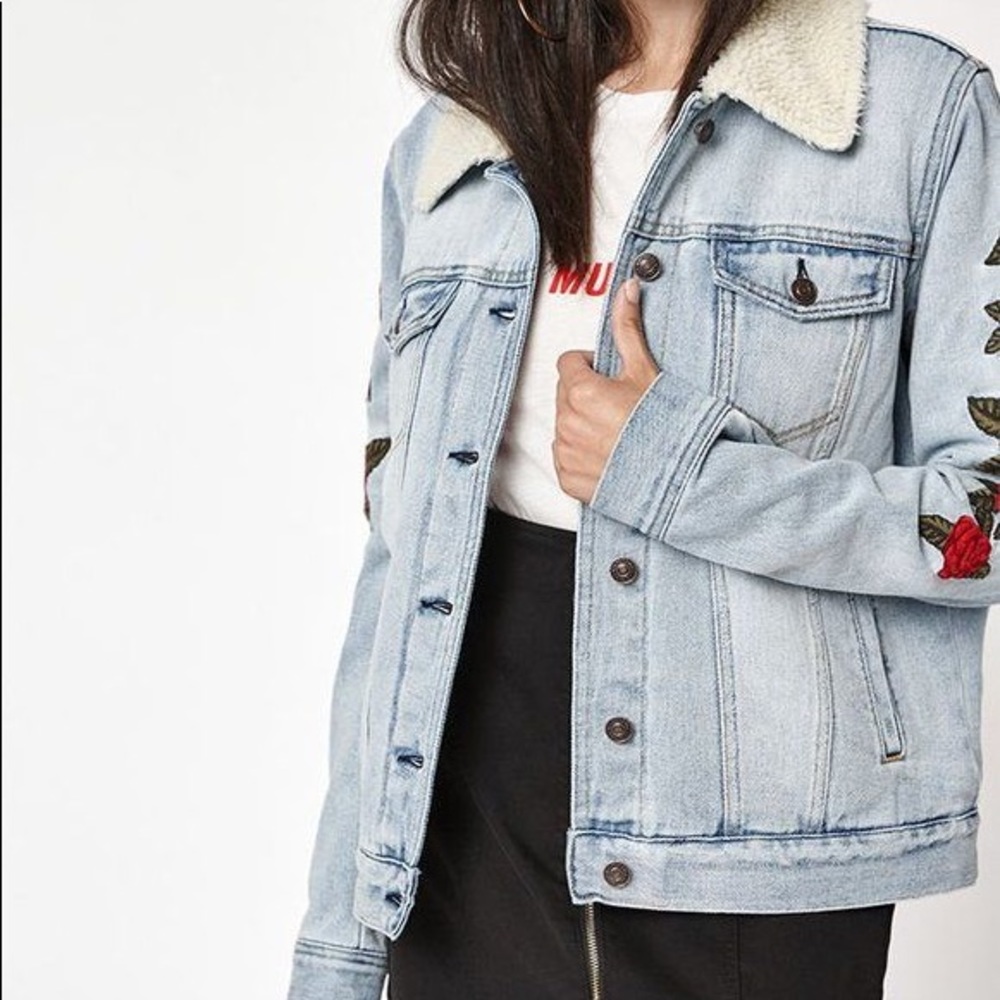 PACSUN • Embroidered Rose Sherpa Trucker Jacket
